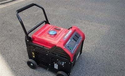 電動(dòng)車上安裝個(gè)發(fā)電機(jī),騎電動(dòng)車的過程中直接給電瓶充電,可行嗎